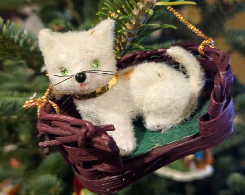 20251212-Doggo Ornament 12-13.jpg